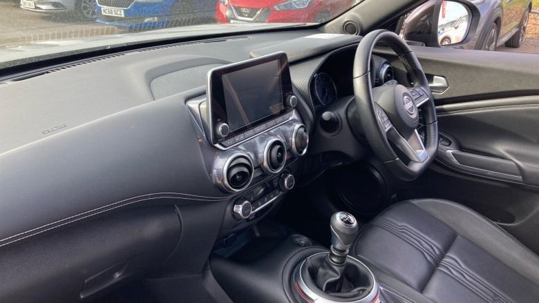 Nissan Juke 1.0 DiG-T 114 Tekna 5dr Petrol Hatchback